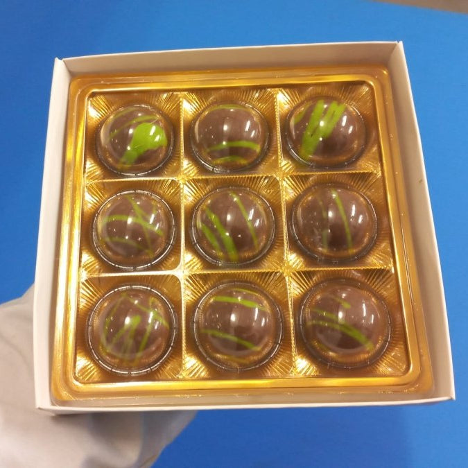 Beyoglu Dubaco Luxury Dubai Style Pistachio & Kadaif Filled Pralines - 9 Piece Gift Box - 3.49 oz (99g) - TryAladdin