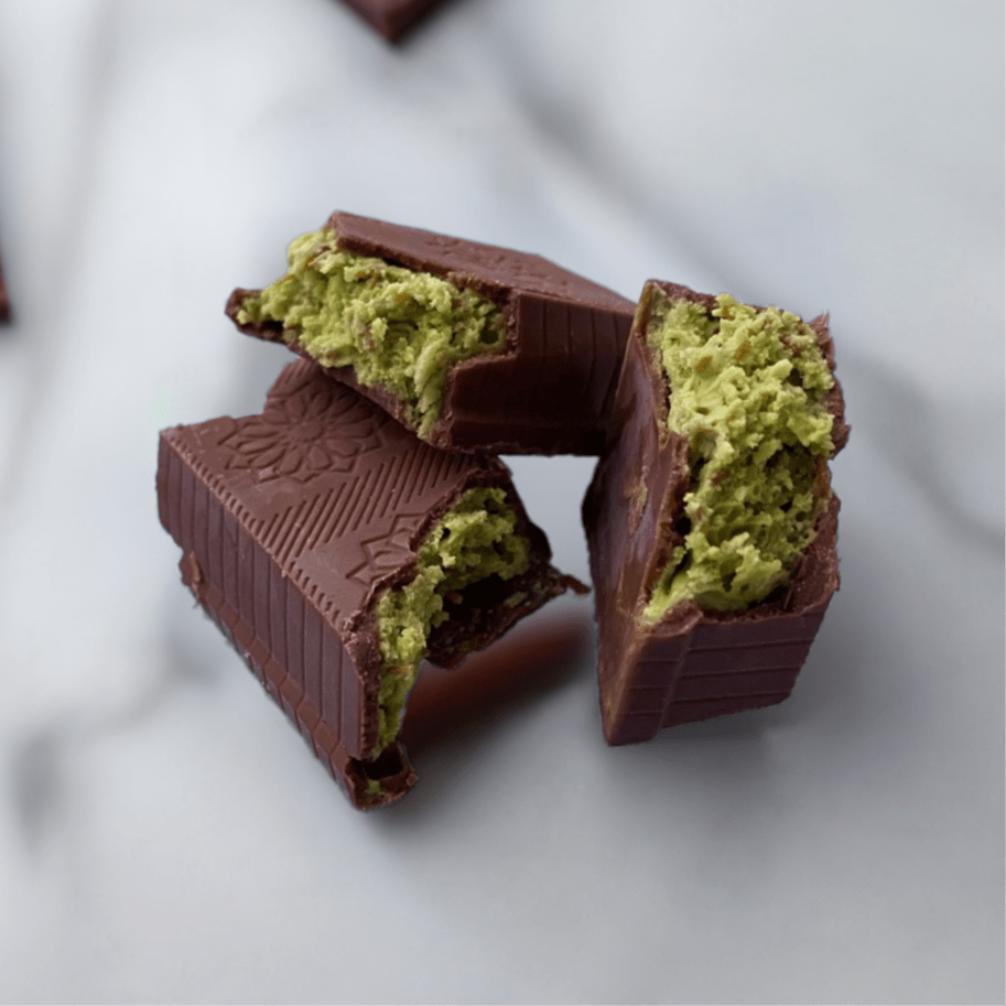 Pistachio Praline Dubai Chocolate Bar – Crispy & Nutty Delight 37gr (6pcs) - TryAladdin