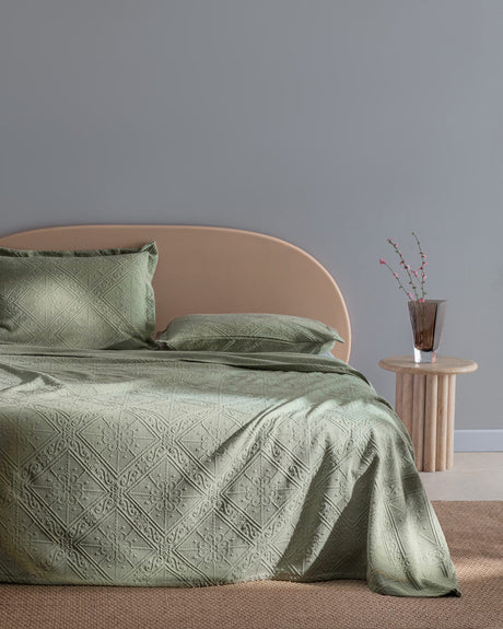 100% Cotton King Size Bedspread - Soft & Breathable Bed Cover