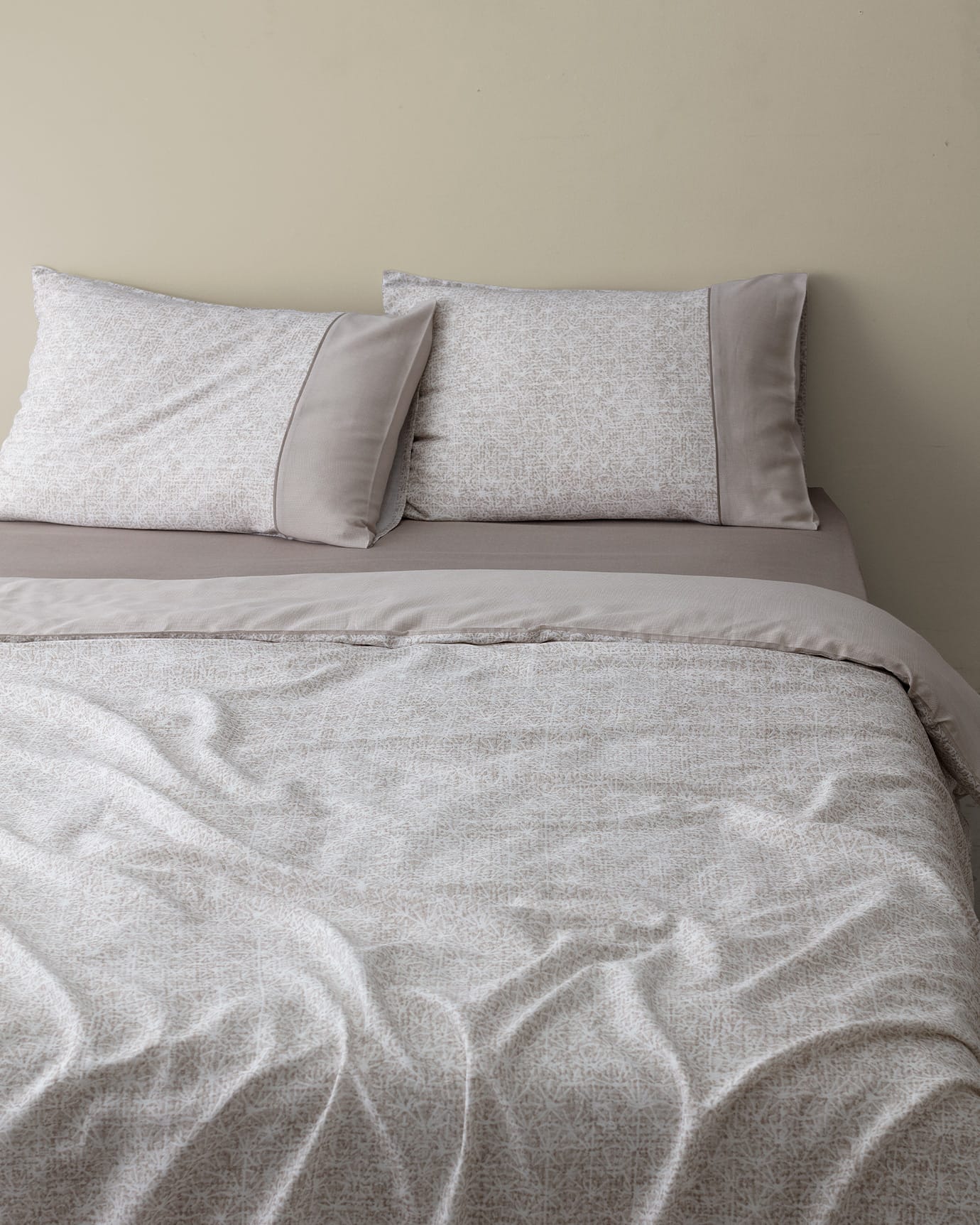 100% Cotton King Size Duvet Cover Set - Astrid Crepe Print Design