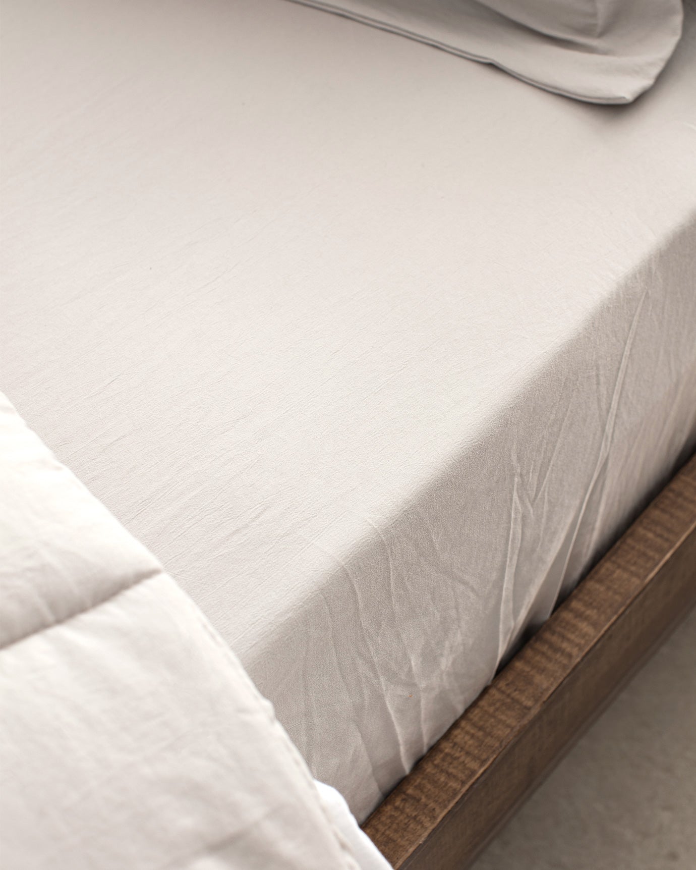 Mona Full Double Size Complete Bedding Set