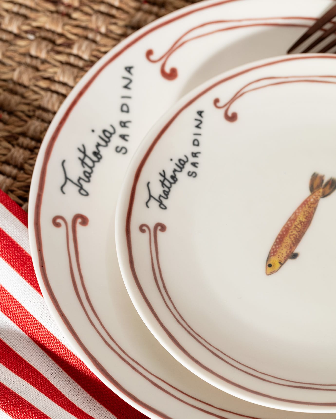 Poisson 2-Person 6-Piece Dinnerware Set, Burgundy