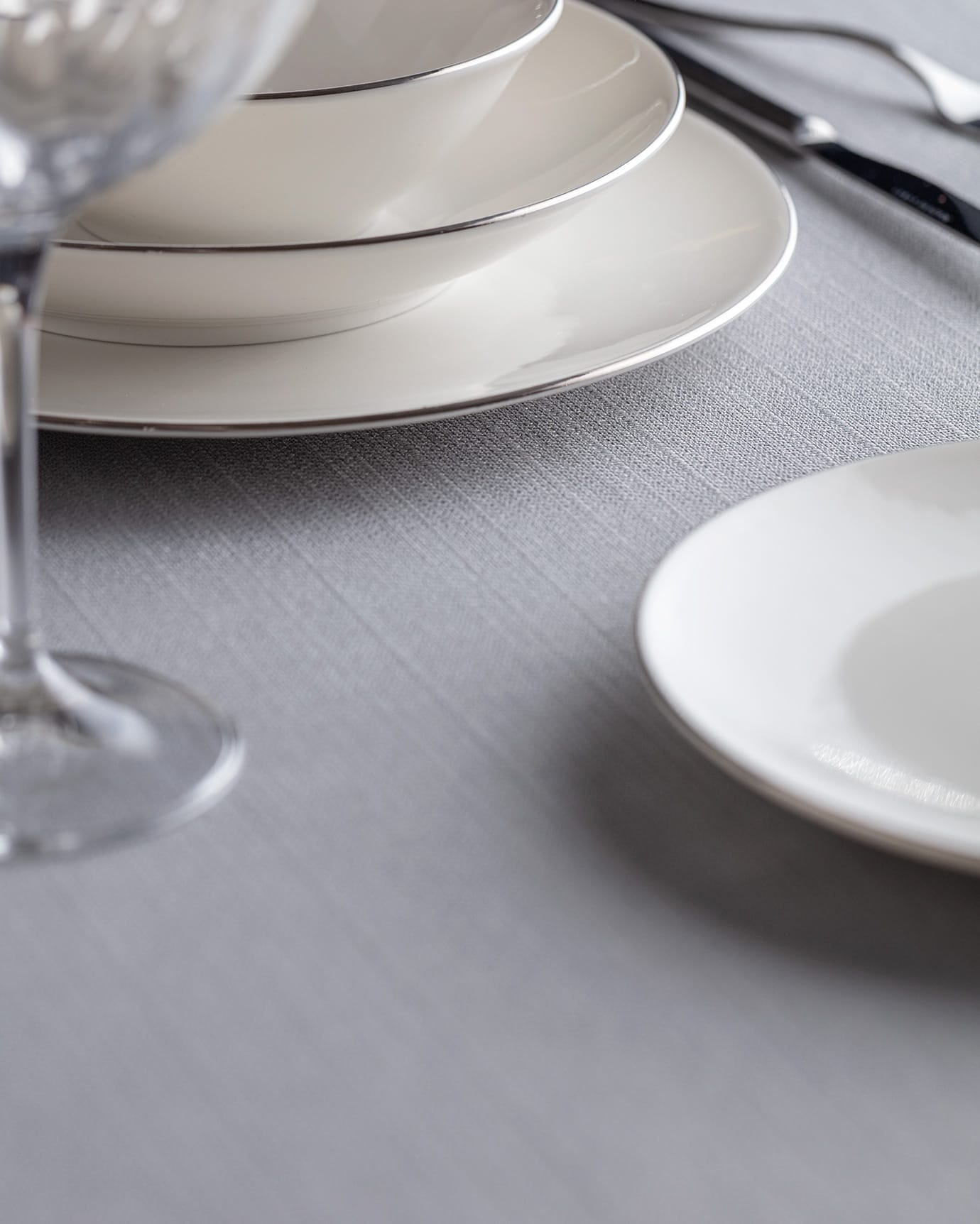 New Bone Porcelain 6-Person Dinner Set - Elegant White & Silver