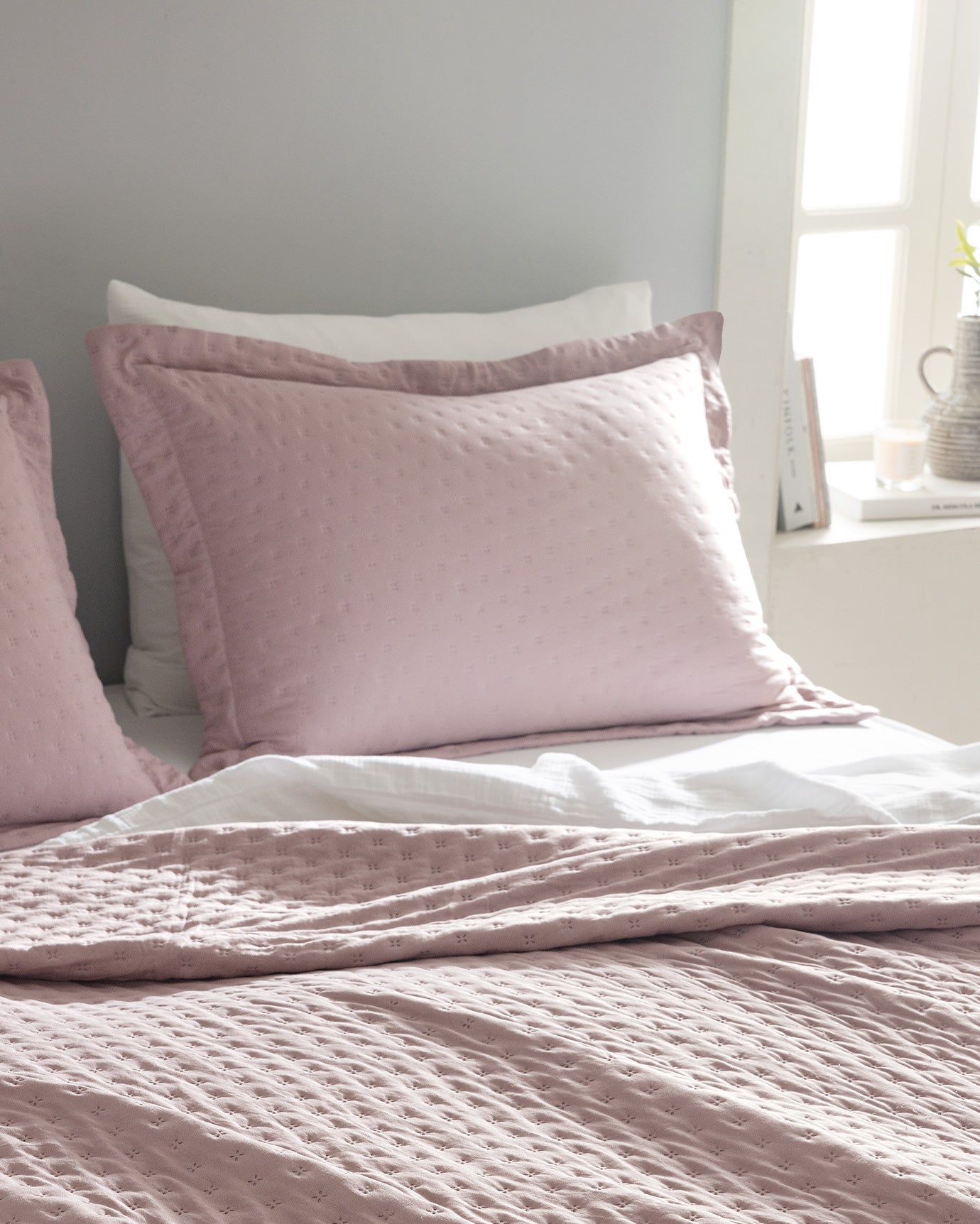 Polyester Double Bedspread - Elegant Powder Pink