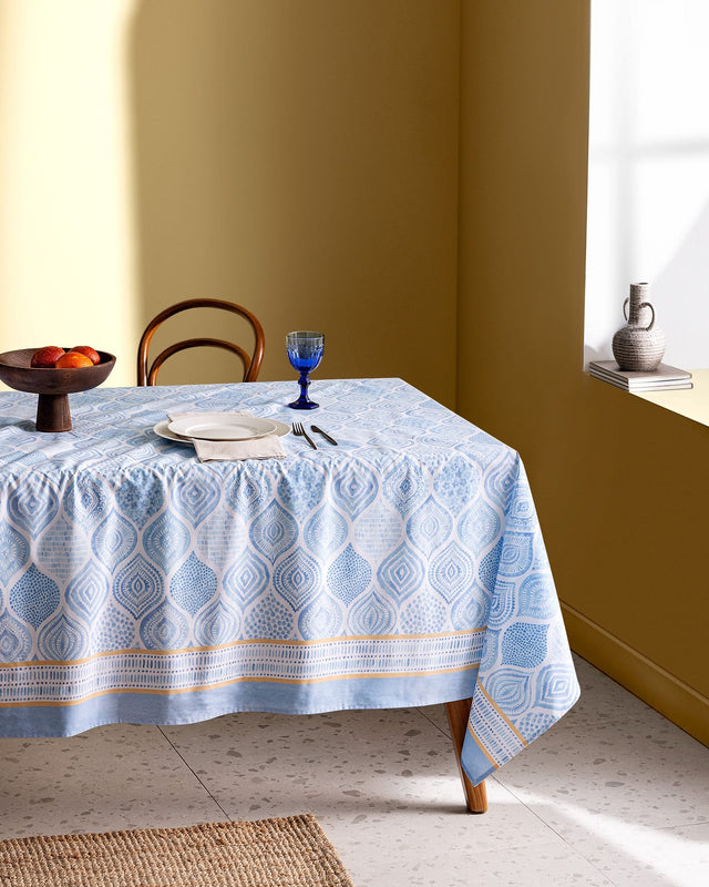 Polycotton Blend Tablecloth - Durable & Easy Care Dining Linen