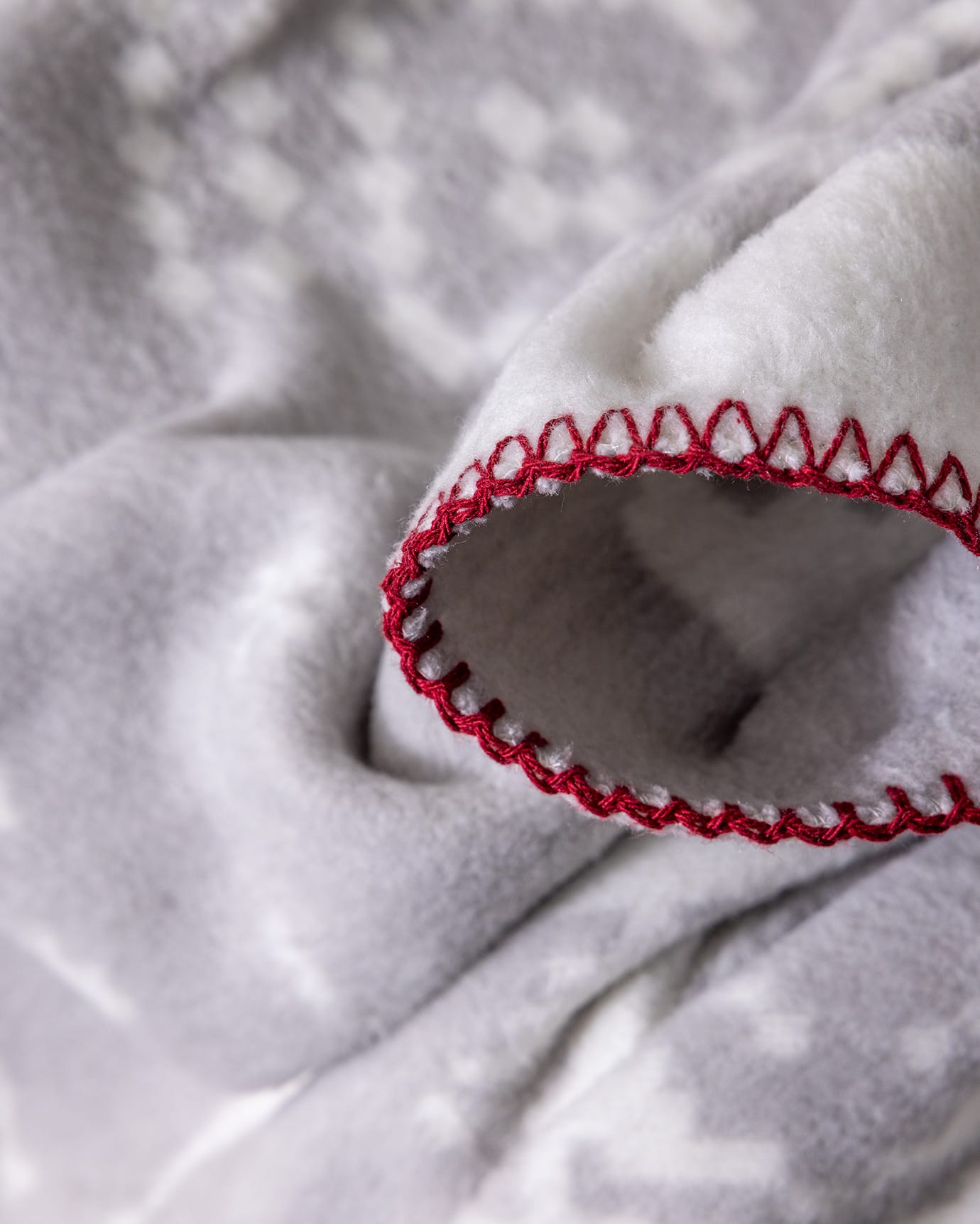 Cotton Blend Jacquard Throw Blanket - Soft & Elegant Comfort