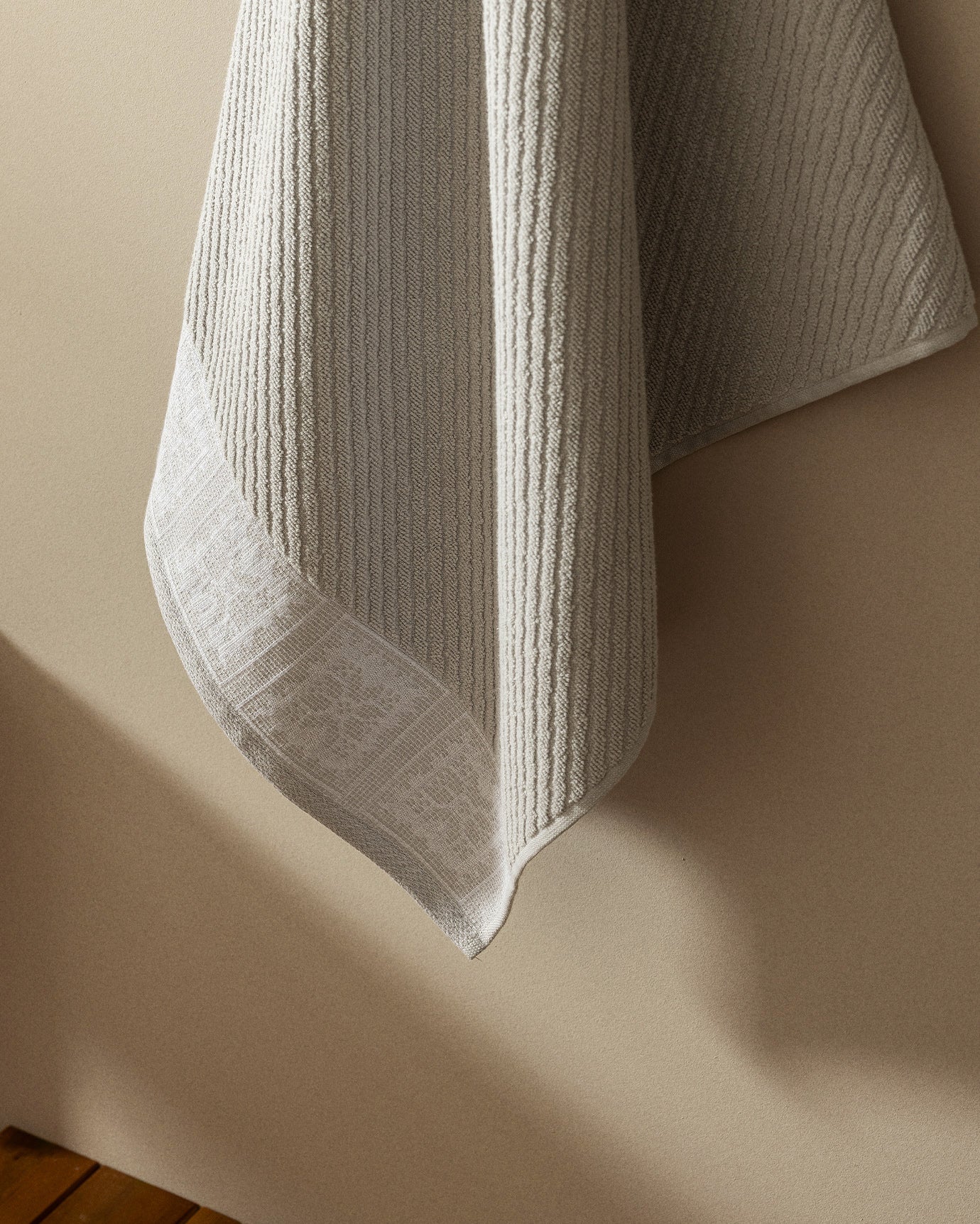 Zeste 100% Cotton Bath Towel - Ultra Soft & Absorbent