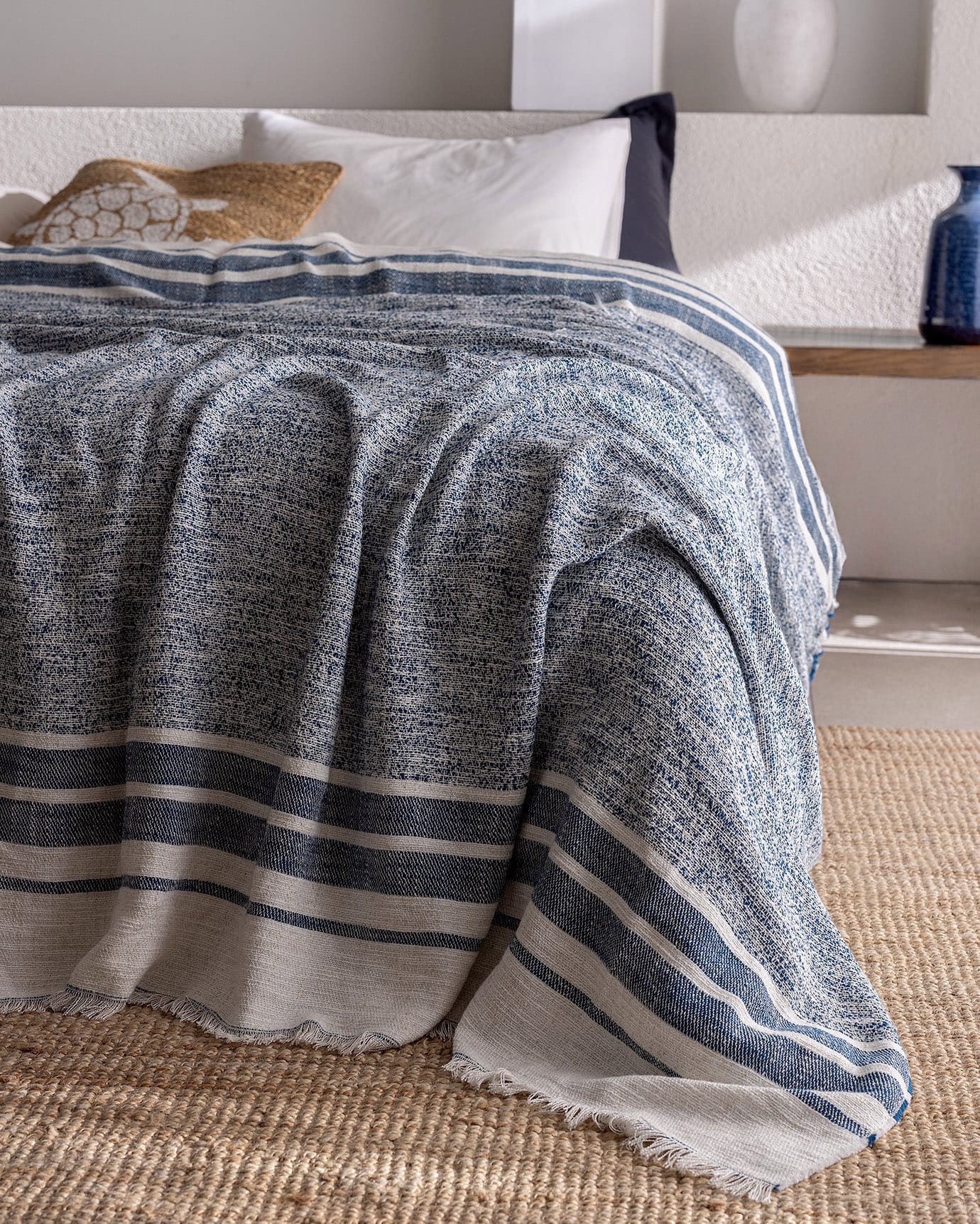 Castillones Double Cotton Quilted Bedspread - Navy Blue Ecru