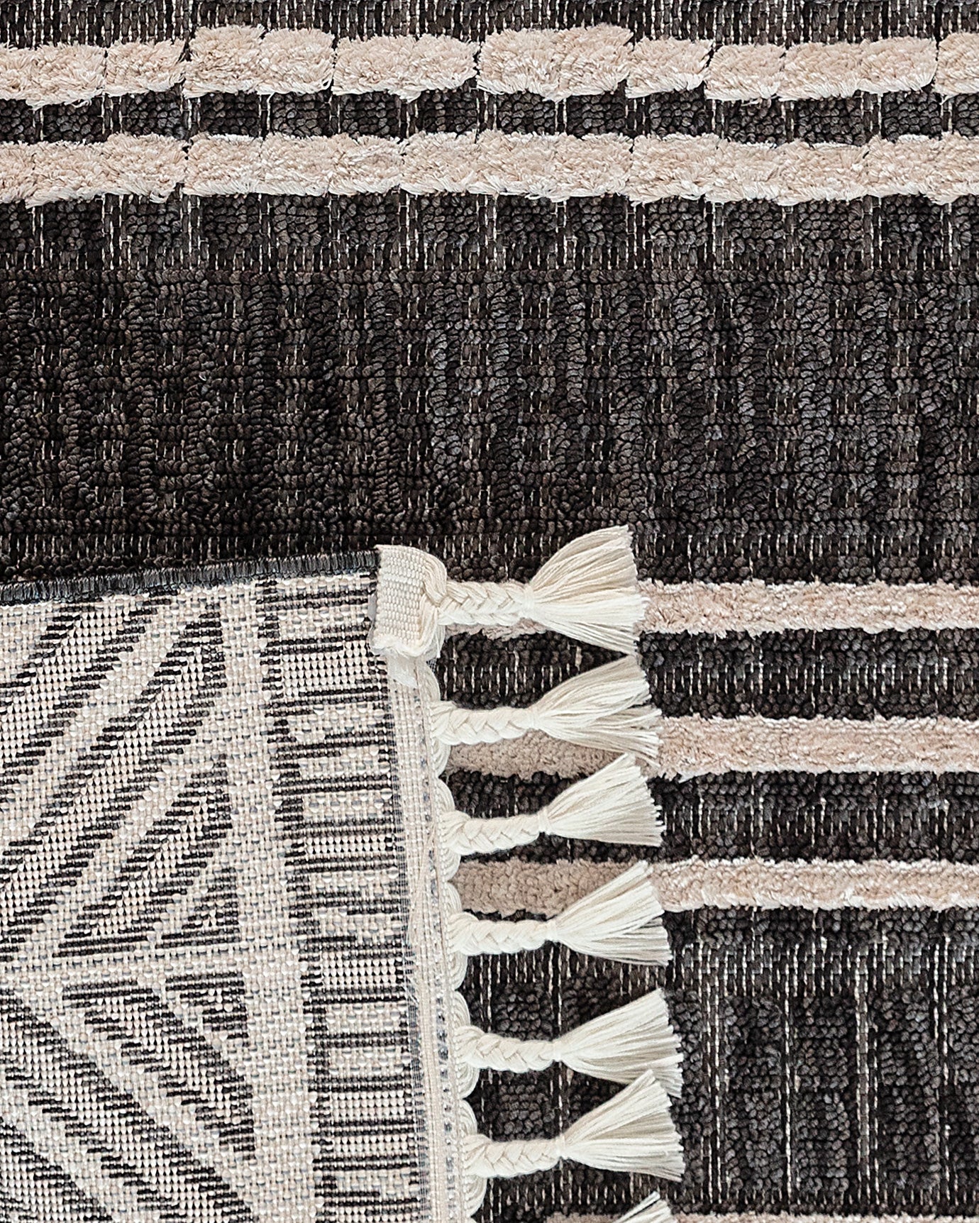 Archard Modern Area Rug - Versatile Home Decor Carpet