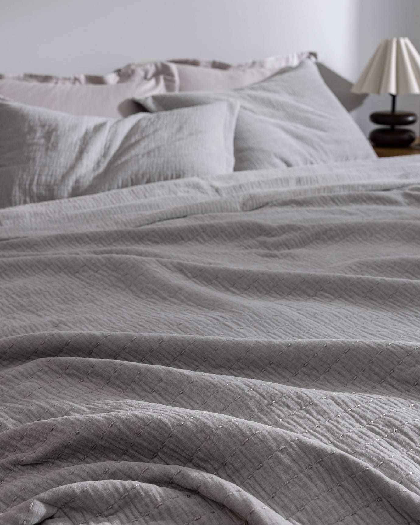 Feolette Full/Queen Bedspread - Quilted Bed Cover