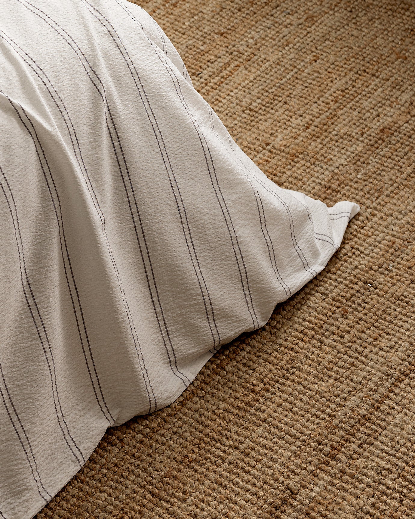King Size 100% Cotton Washed Seersucker Striped Duvet Cover Set - White/Anthracite