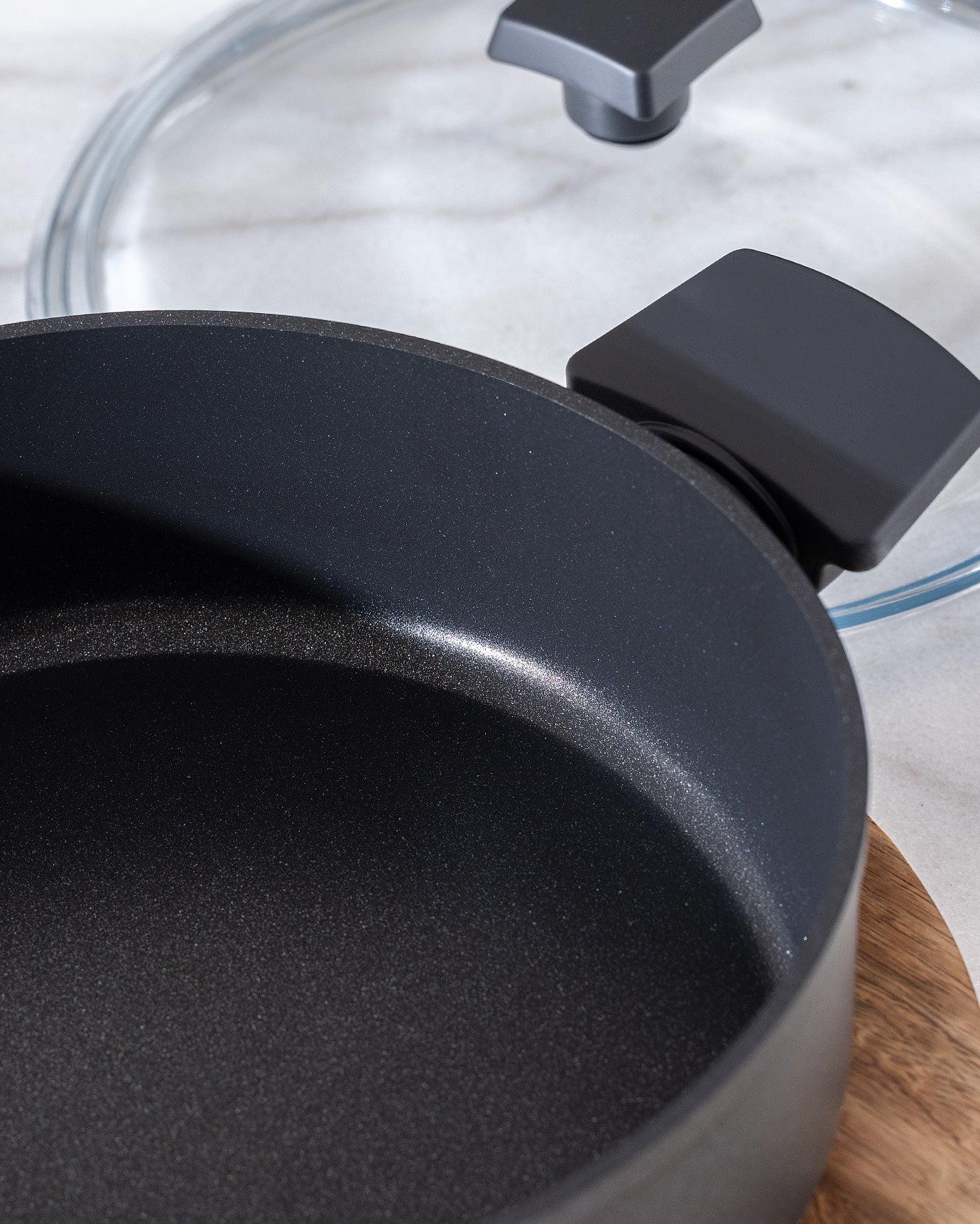 Titanium Non-Stick Shallow Casserole Pot, Black, 26 cm