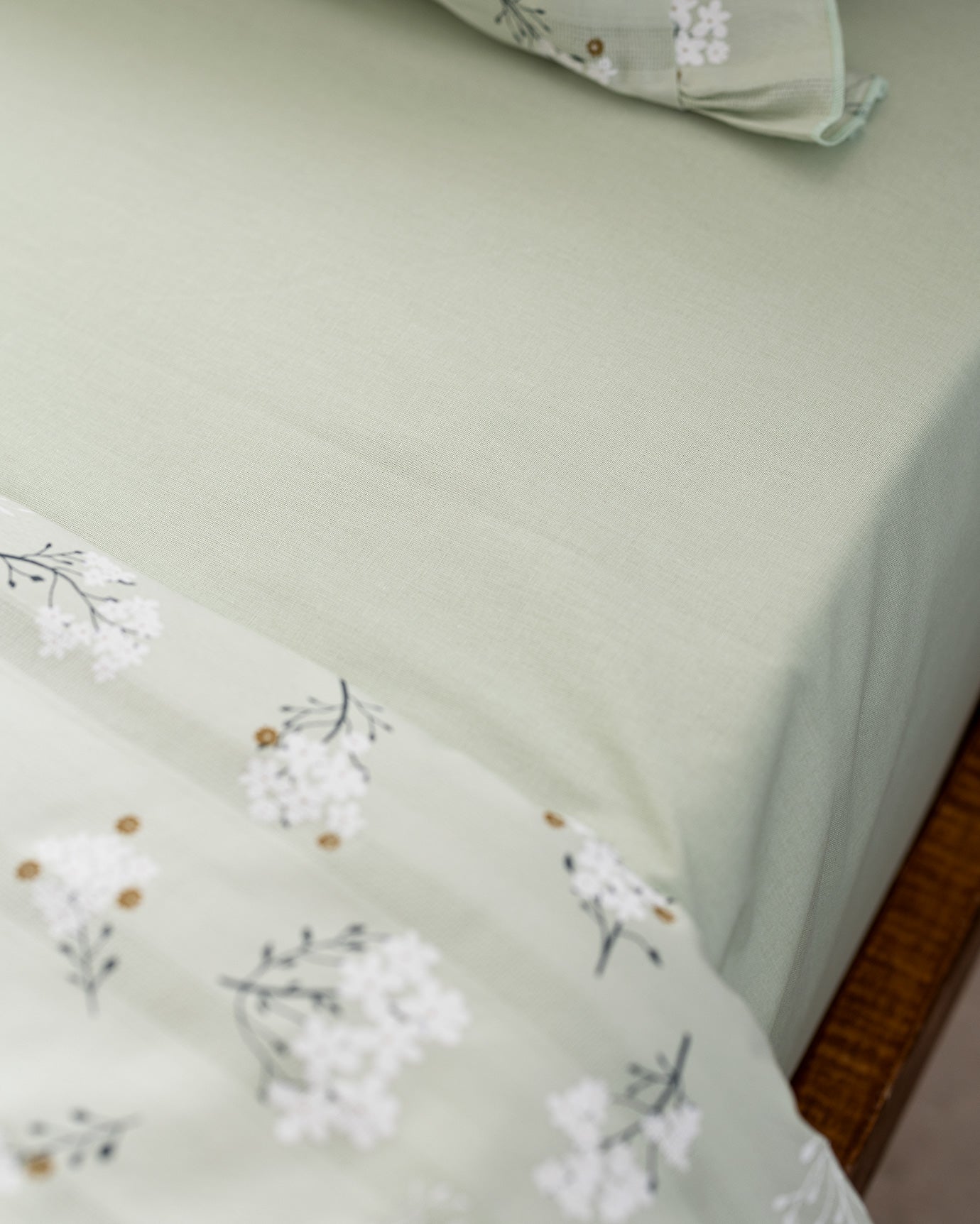King Size 100% Cotton Ruffle Duvet Cover Set - Premium Bedding