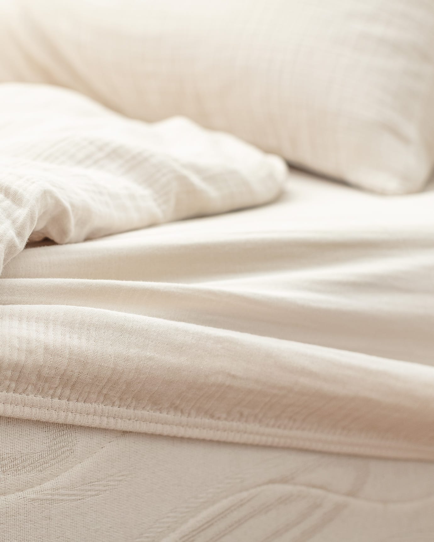 Marla Muslin Super King Size Duvet Cover Set with Fitted Sheet