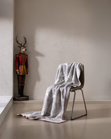 Cotton Blend Jacquard Throw Blanket - Soft & Elegant Comfort