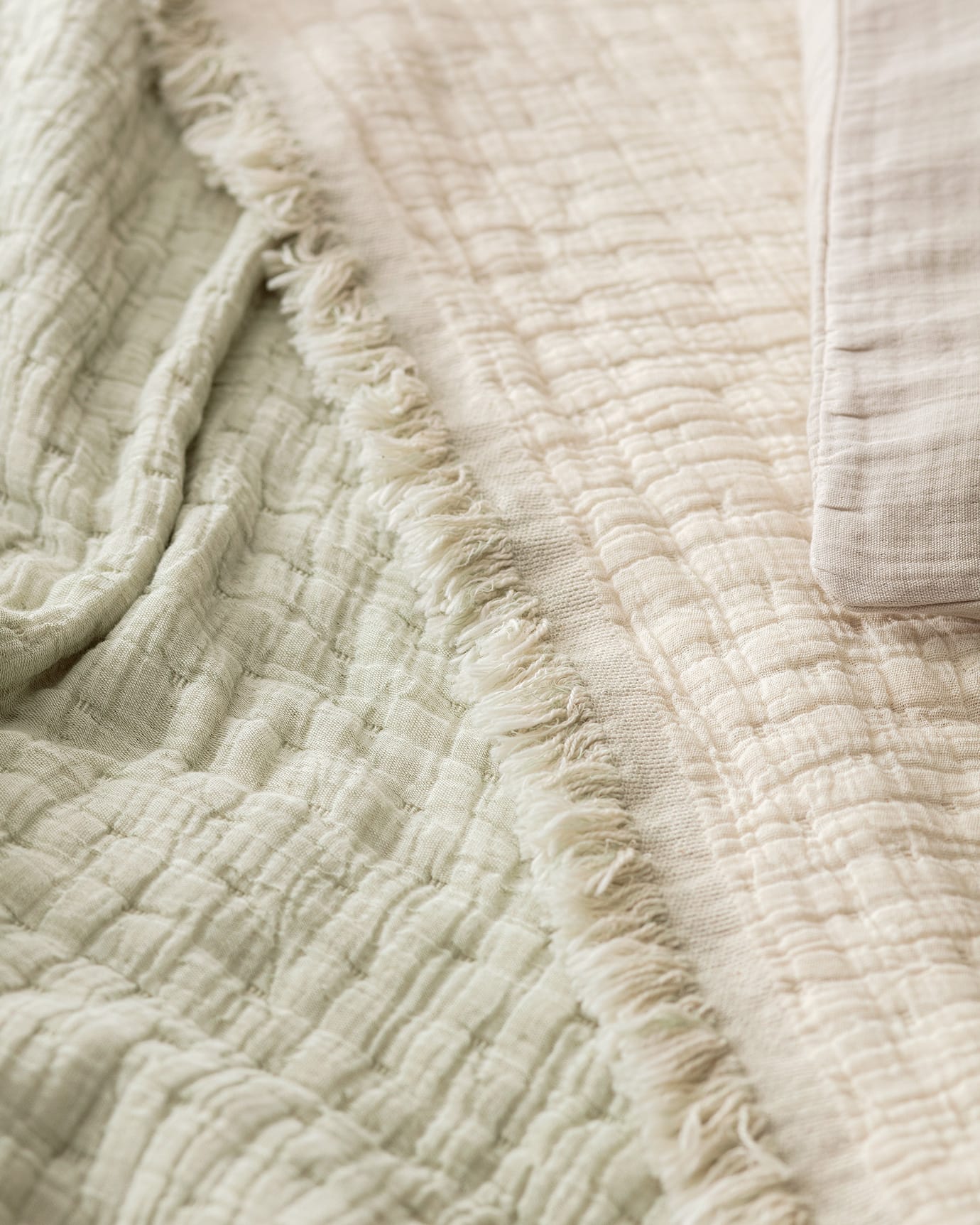 Cotton Blend Double Bedspread - Soft & Breathable Comfort