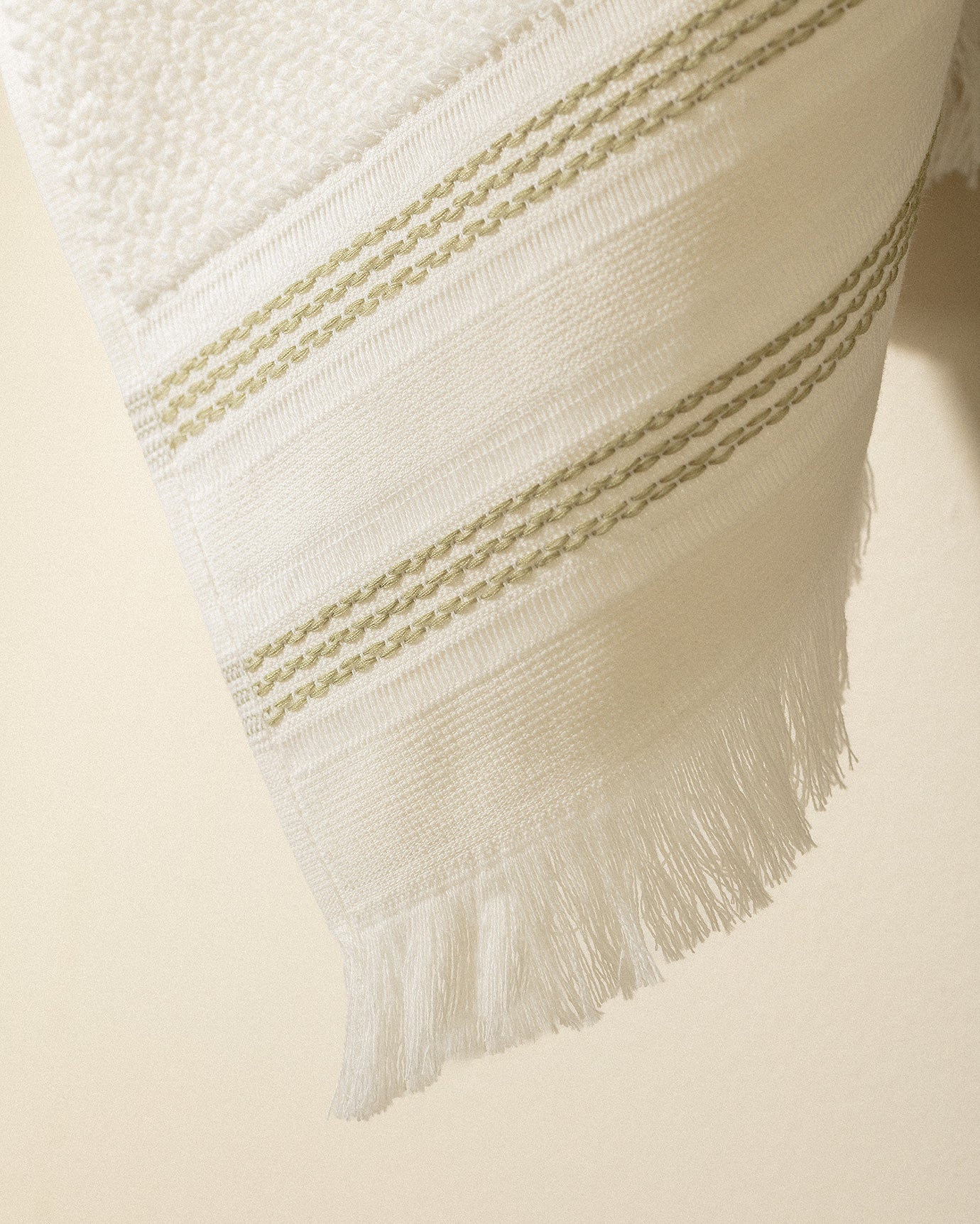 100% Cotton Bath Towel - White/Green Modern Design