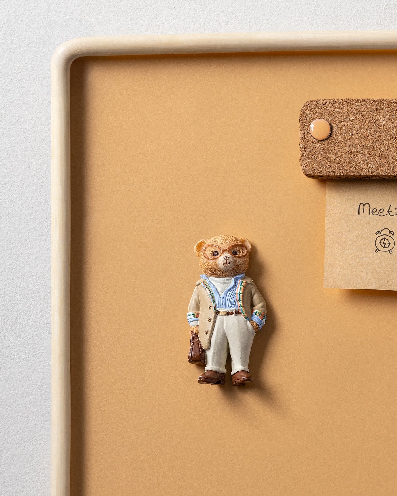 Resin Bonny Bear Magnet - Playful Beige & Blue Decor
