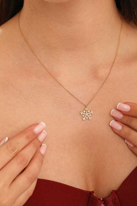 Elegant Sterling Silver Starry Snowflake Pendant Necklace - White Zircon
