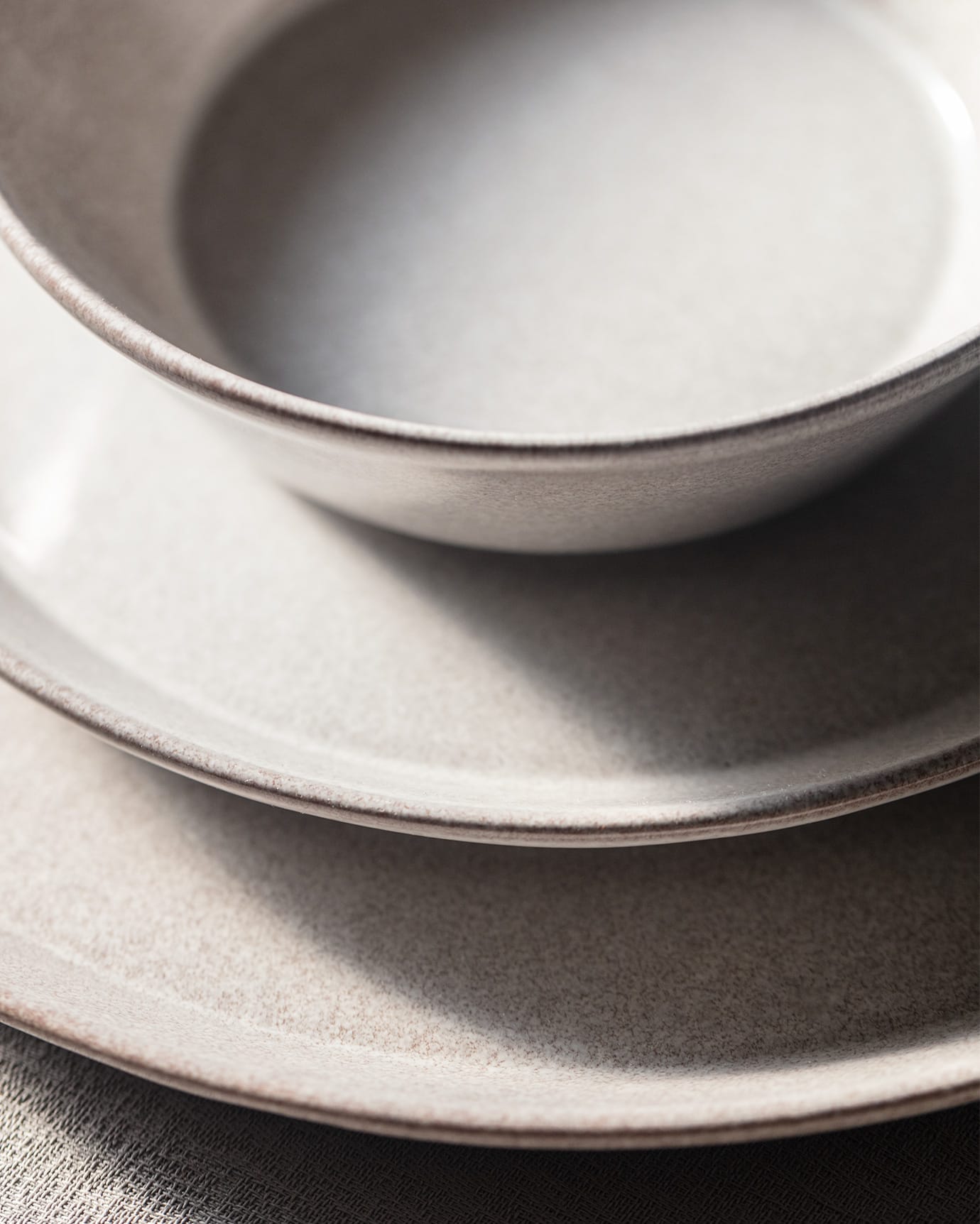 Porcelain 24-Piece Dinner Set - Contemporary Minimalist Design