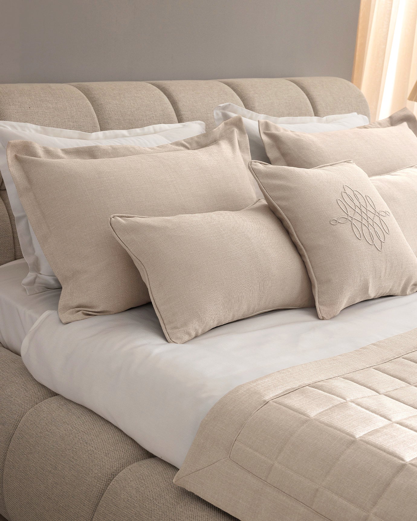 Luxurious Polyester Bed Runner Set - Sillage Collection Elegance