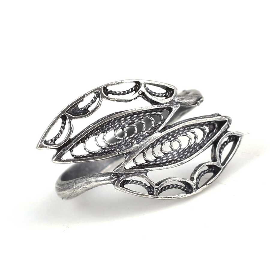 925 Sterling Silver Filigree Leaf Ring - Artisan Crafted Design