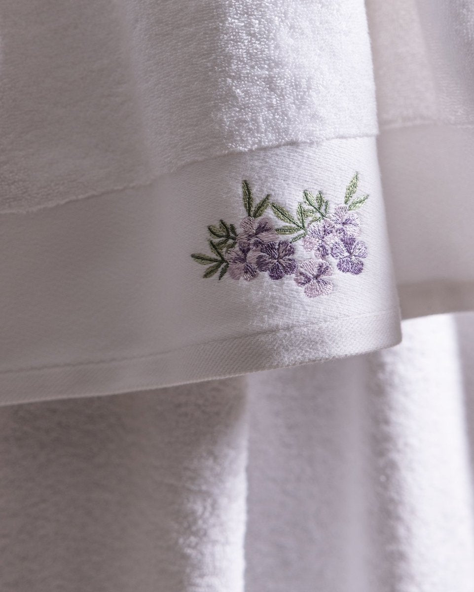 100% Cotton Fluffy Bath Towel - Soft, Absorbent & Quick - Dry - White & Lilac - TryAladdin