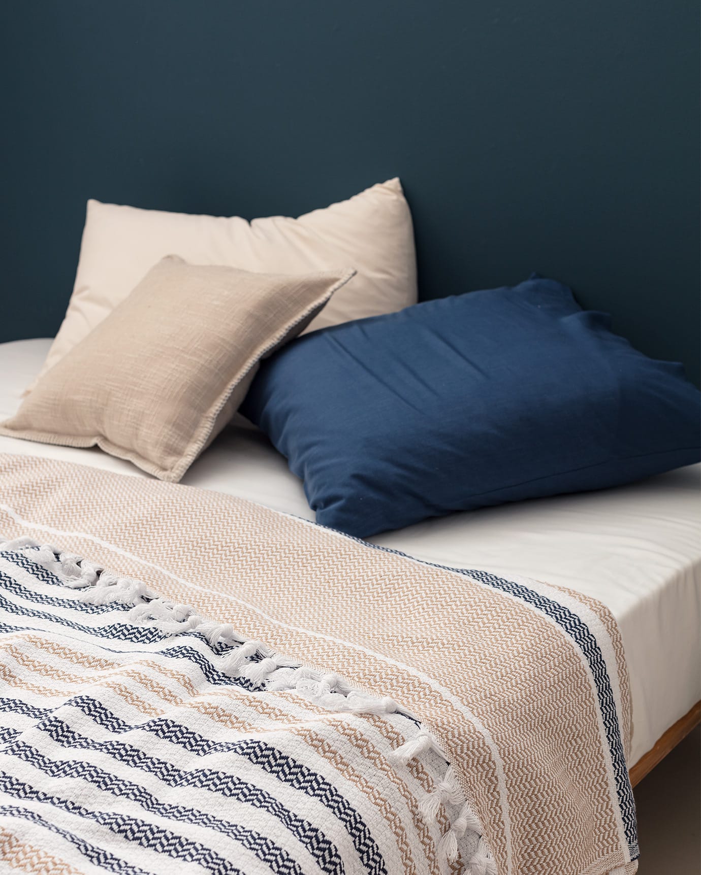 Cotton Blend Single Bedspread - Beige & Navy Design