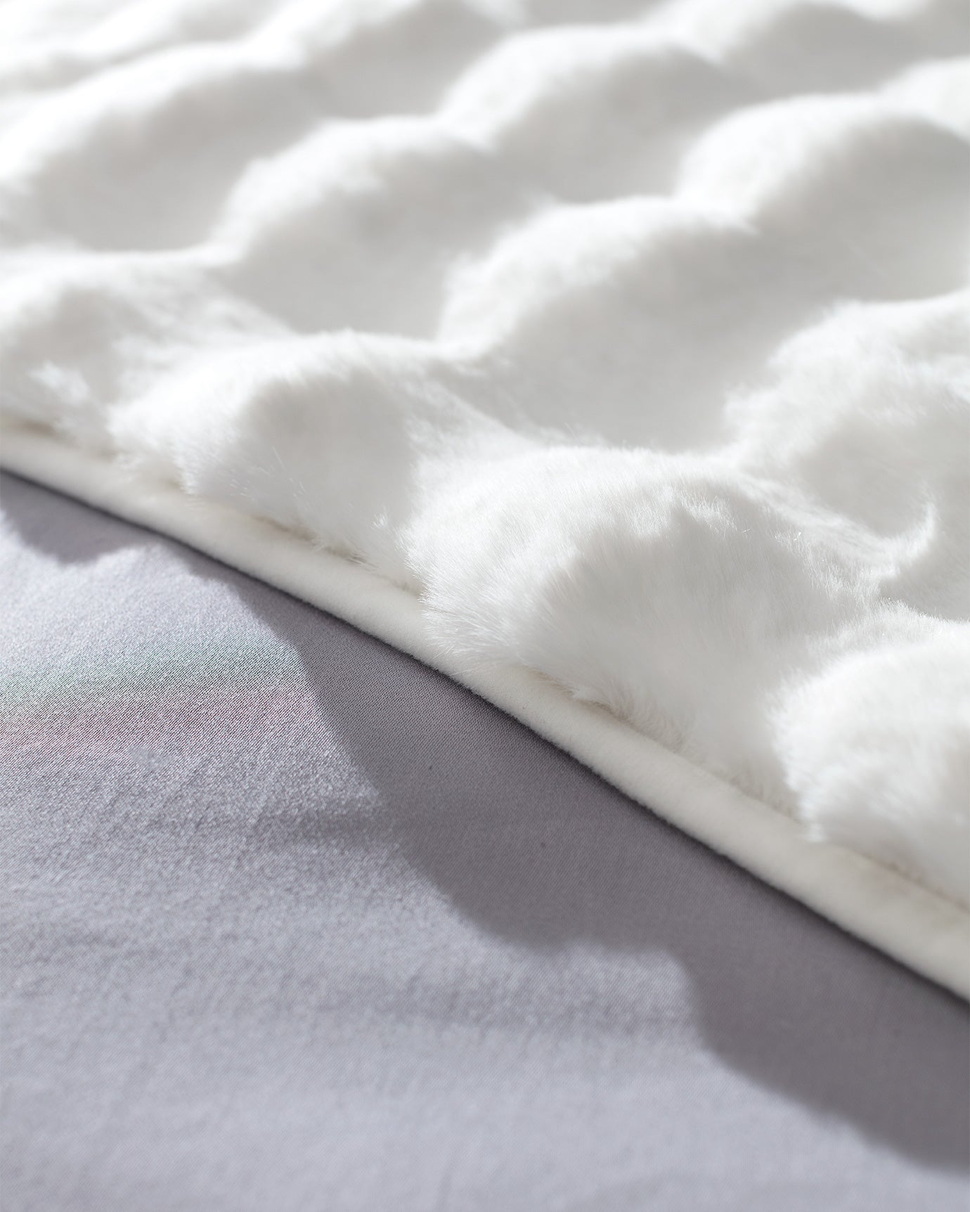 Elegant White Polyester Bed Runner - Decorative Bedding Accent