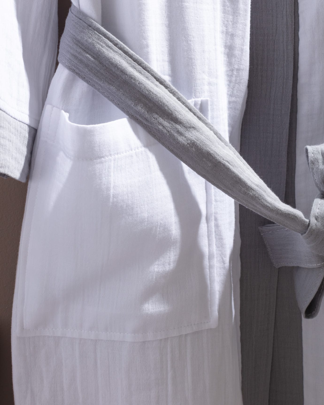 Cherina Muslin 100% Cotton Women's Bathrobe - White/Grey