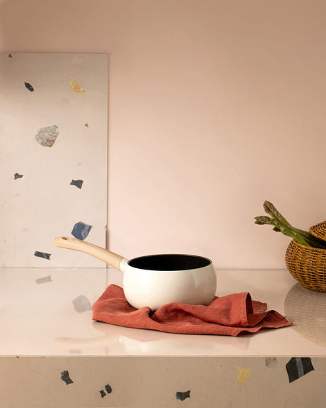 17 cm White Saucepan with Lid - Small Cooking Pot for Kitchen