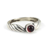 925 Sterling Silver Elegant Ring with Vibrant Ruby-Red Stone