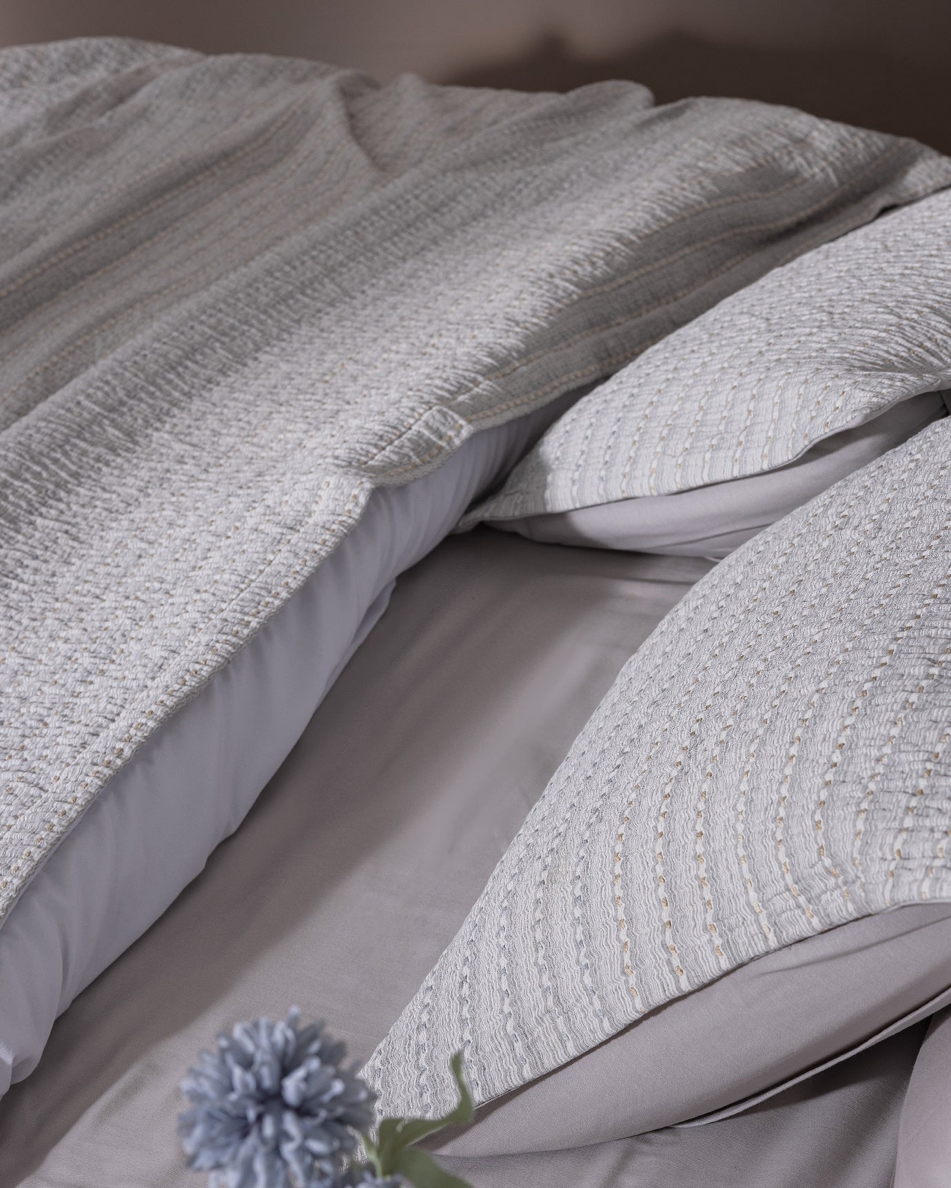 Polyester Cotton Viscose Blend Double Bedspread - Modern Petite Style