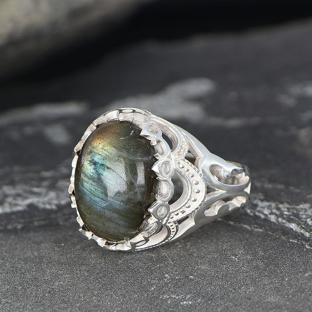 Tesbihevim | Men's Silver Ring with Labradorite Stone