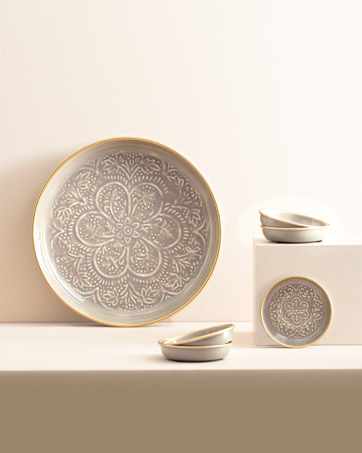 Sleek Metal 6-Piece Plate Set - Rosalie Grey Aesthetic