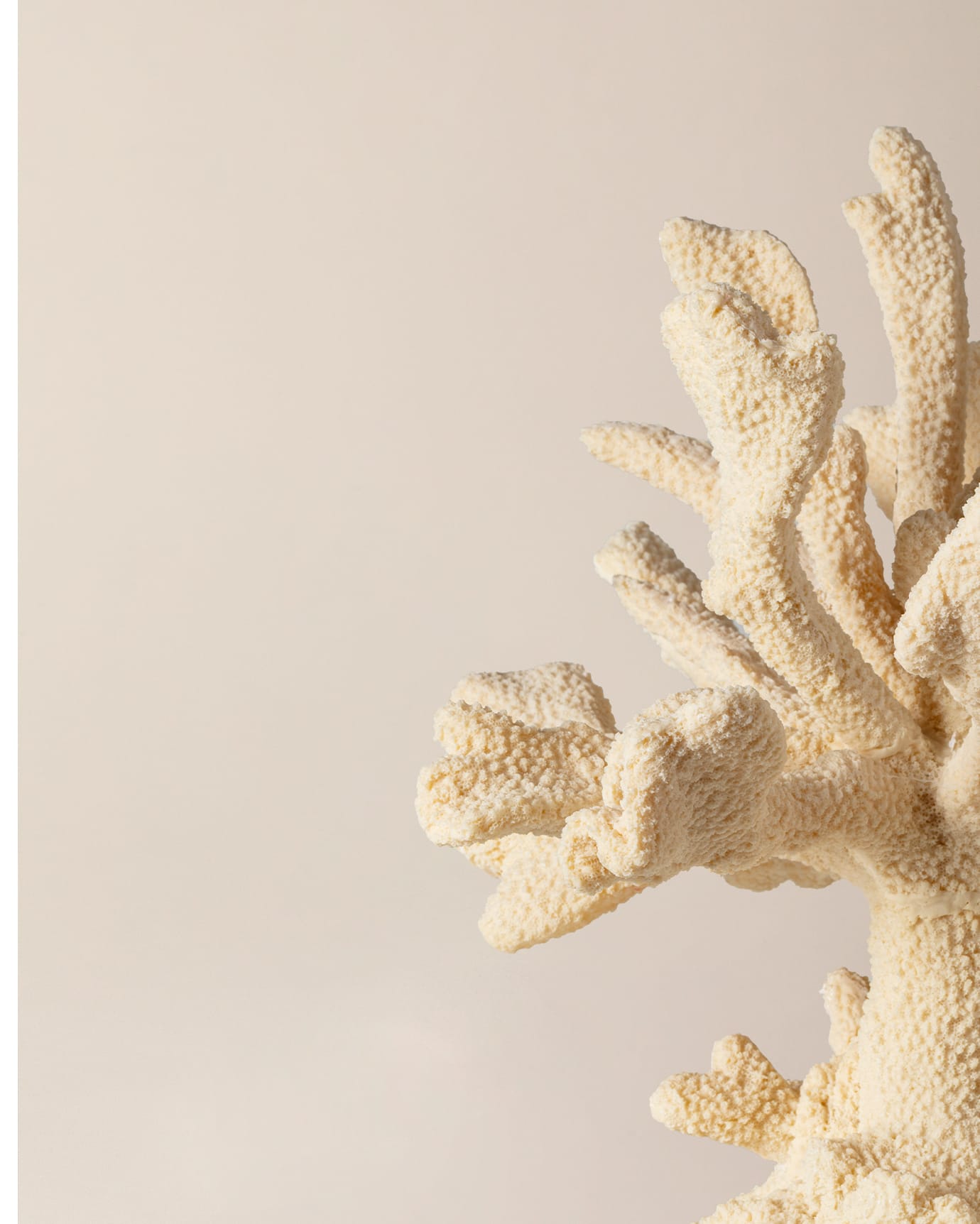 Elegant Resin Figurine - Beatrice Cream Accent Sculpture