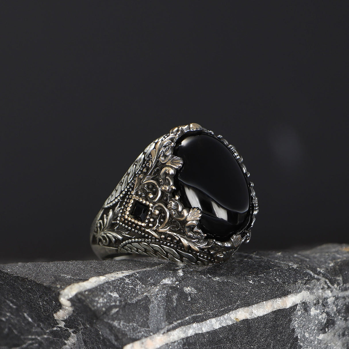 Tesbihevim | Men's Silver Ring with Onyx Stone