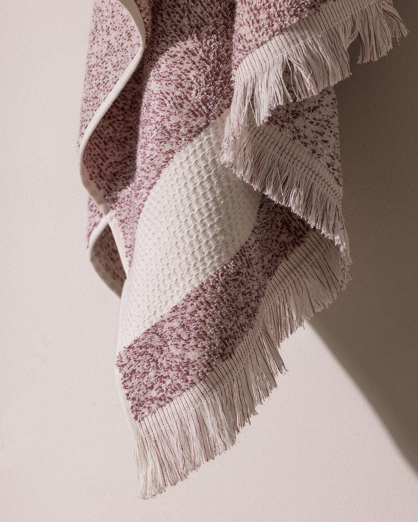 100% Cotton Bath Towel - Luxuriously Soft & Highly Absorbent