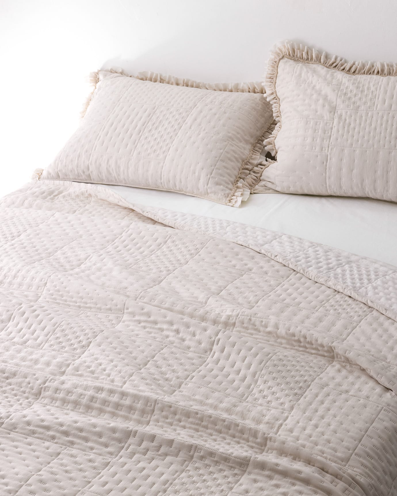 Twin Size Decorative Bedspread