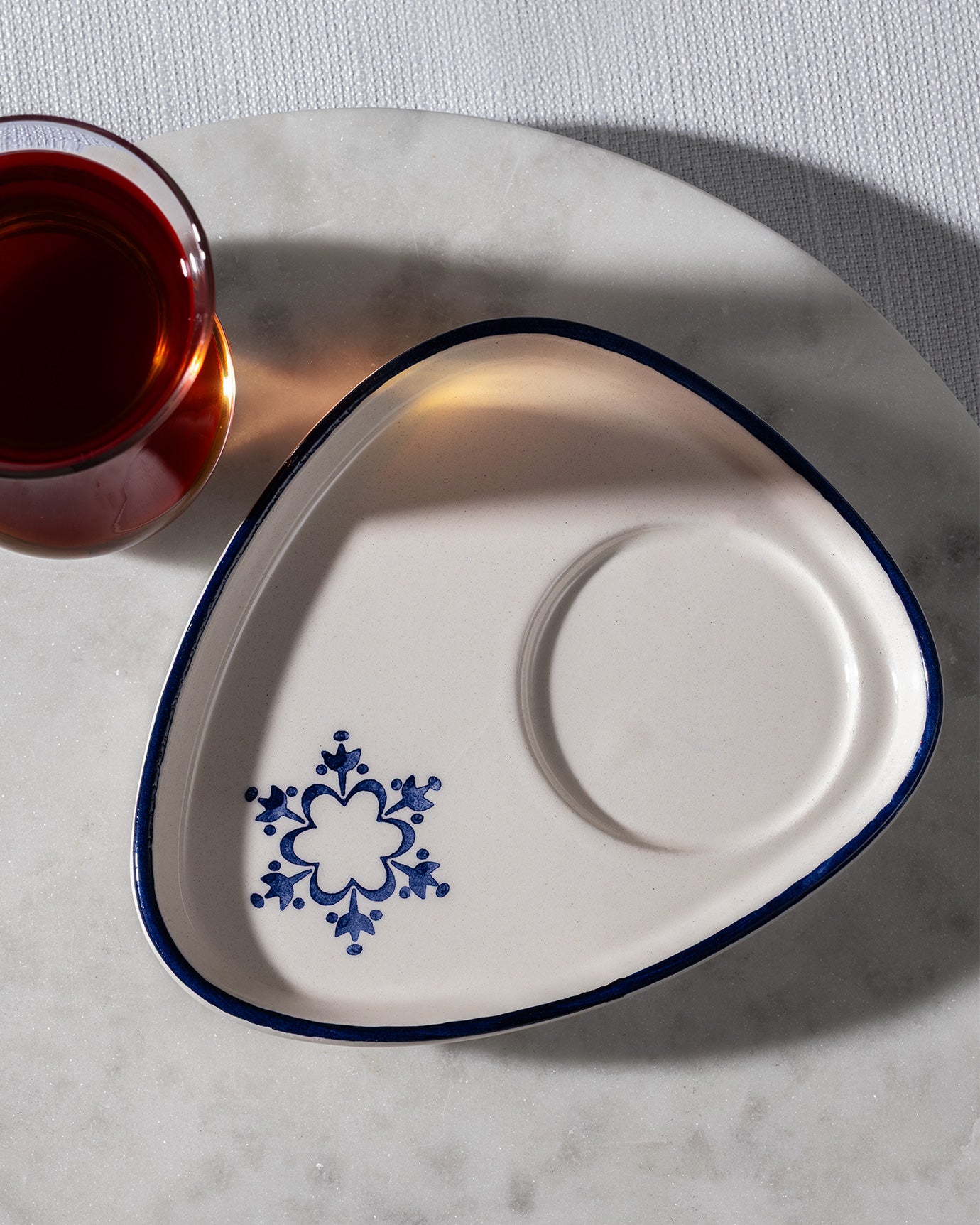 Elegant Glass & Ceramic Tea Set - Blue & White Artistic Design