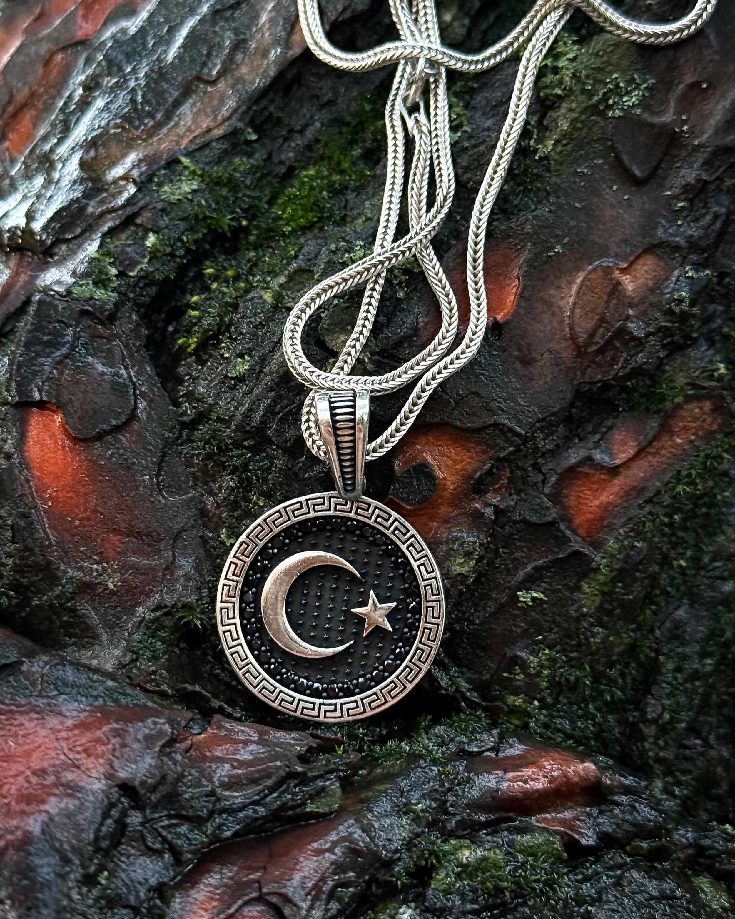 Collana con medaglione a mezzaluna nera e stella in argento sterling - simbolica
