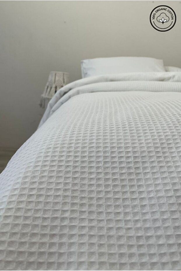 100% Organic Cotton Waffle Pique Bedspread - 160x230 cm
