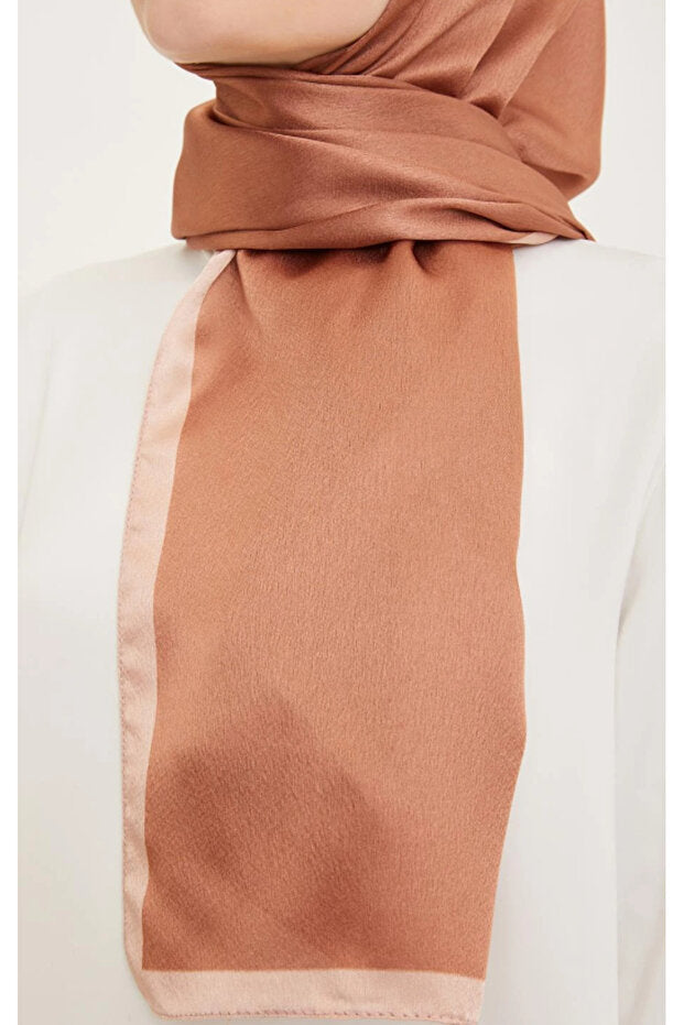 Eleganter Zimtbrauner Hijab-Schal