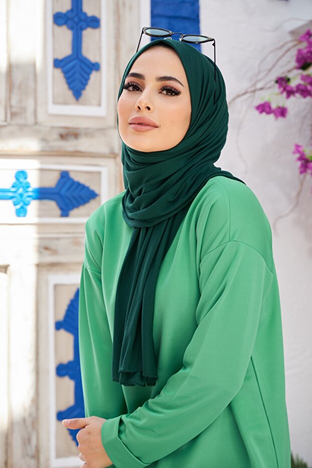 Lightweight Emerald Jersey Shawl - Soft & Versatile