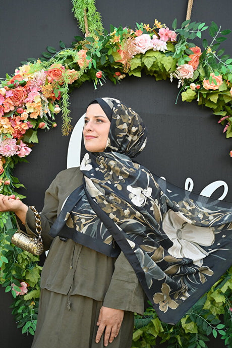 Flora Floral Shawl - Breathable & Non-Slip