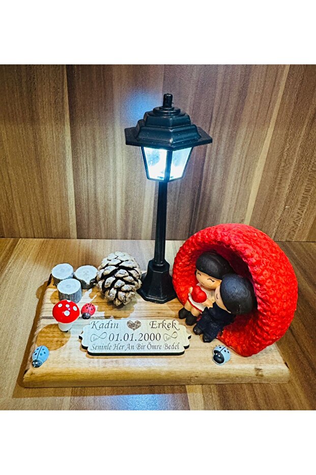 Romantic Light-Up Couple Figurine with Personalized Plaque