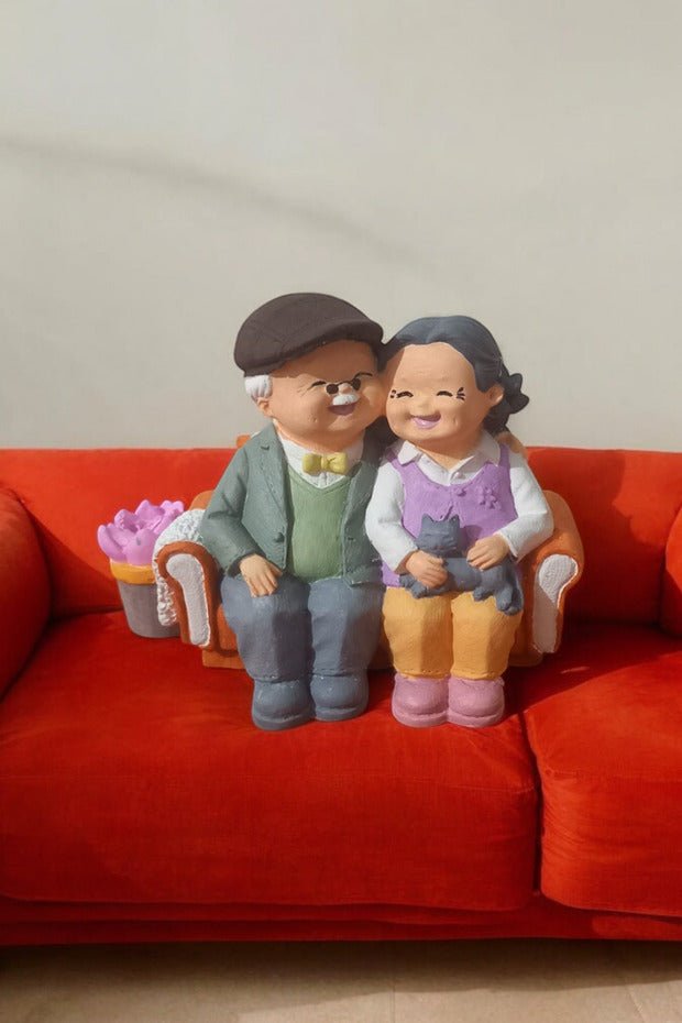 Elderly Couple Figurine - Sweet Retro Home Decor & Gift