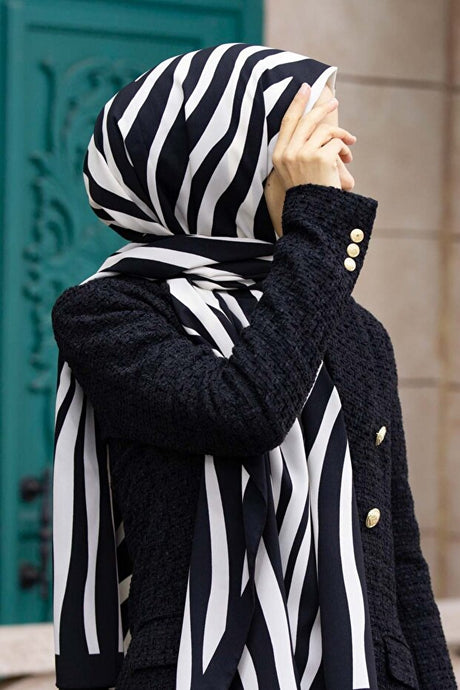 Luxury Medina Silk Zebra Pattern Shawl - Black & White