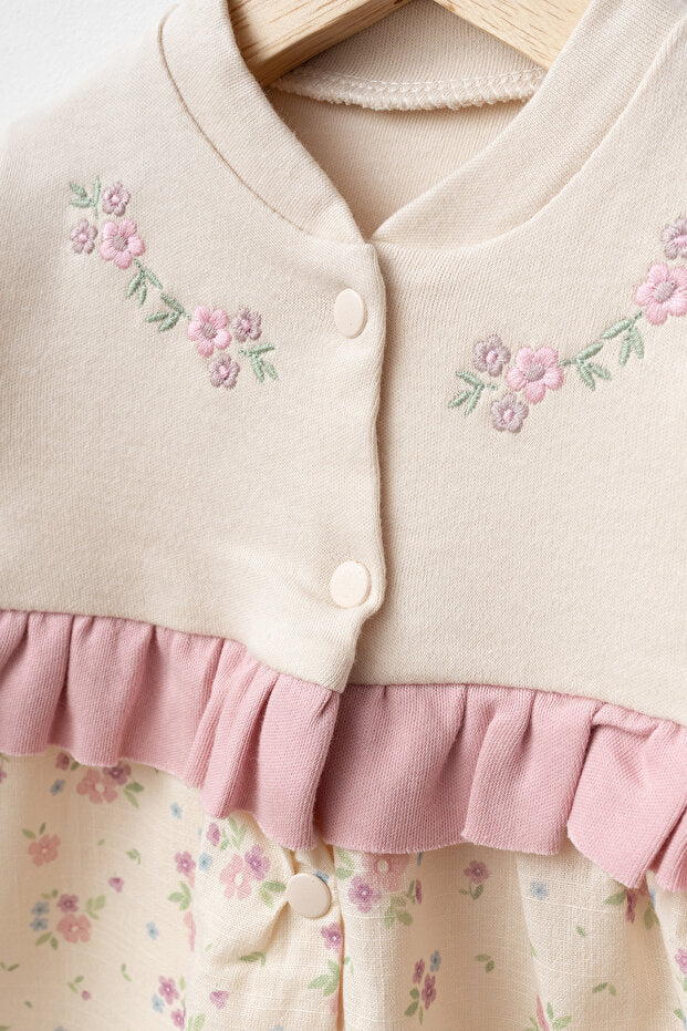 Pasgeboren baby kraampakket met geborduurde bloemen - 0-3 maanden