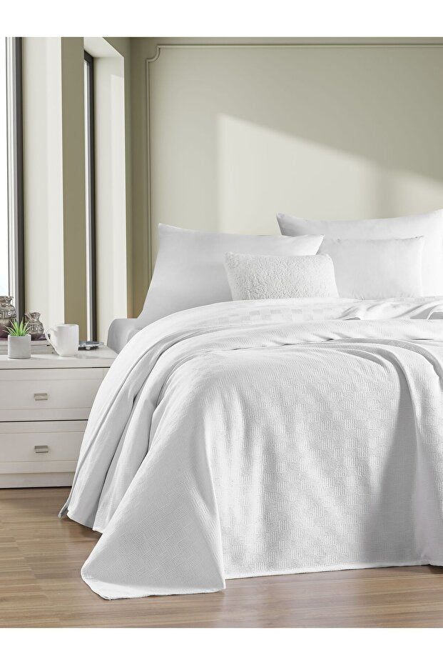 Single 100% Organic Cotton Woven Pike Bedspread - White